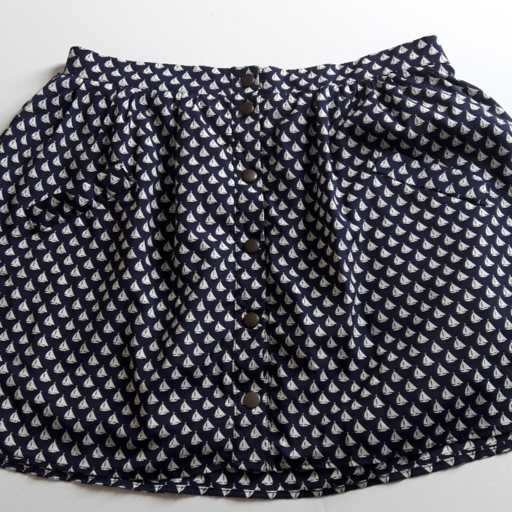 Adorable sail boat mini skirt large